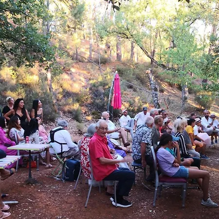 La Colline Des Ocres Village De 3 Etoiles 3* Apt
