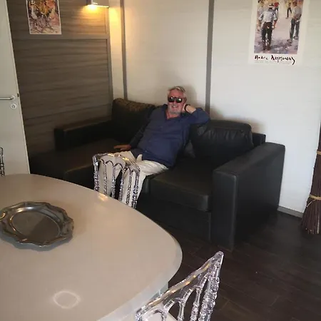 La Colline Des Ocres Village De 3 Etoiles 3* Apt