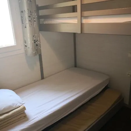 La Colline Des Ocres Village De 3 Etoiles 3* Apt