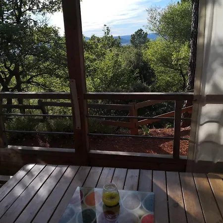 La Colline Des Ocres Village De 3 Etoiles Apt