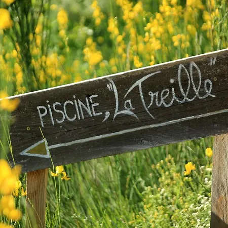La Colline Des Ocres Village De 3 Etoiles 3* Apt